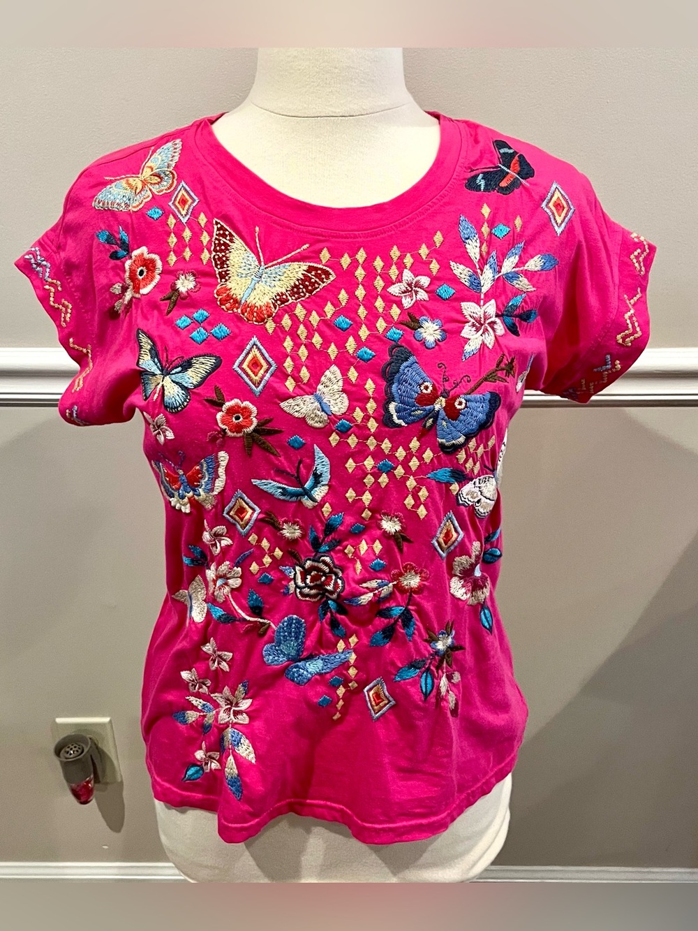 JOHNNY WAS MARIPOSA RELAXED TEE - Picture 2 of 7
